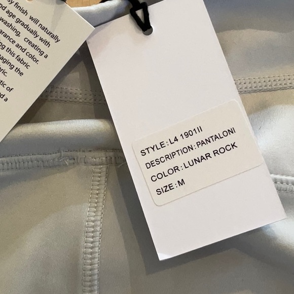 🤍NEW IRIS & INK // REVOLVE LEGGINGS - Picture 6 of 6